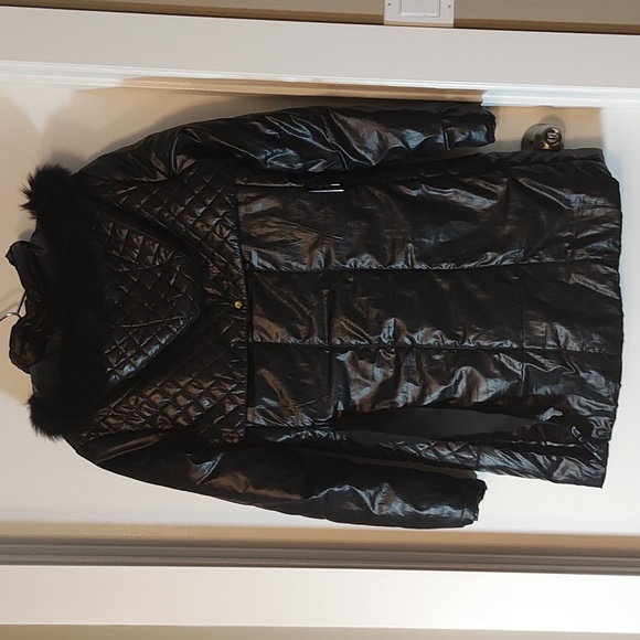 **5/$25**Vintage Style Women's Parka - Picture 3 of 7